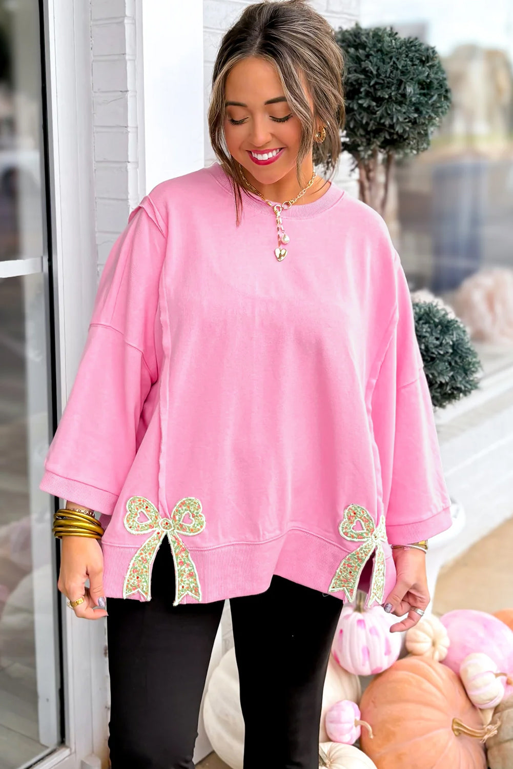 Sweet Bloom Bow Patched Slit Sweatshirt